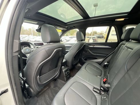 Used 2022 BMW X1 xDrive28i w/ M Sport Package image 23