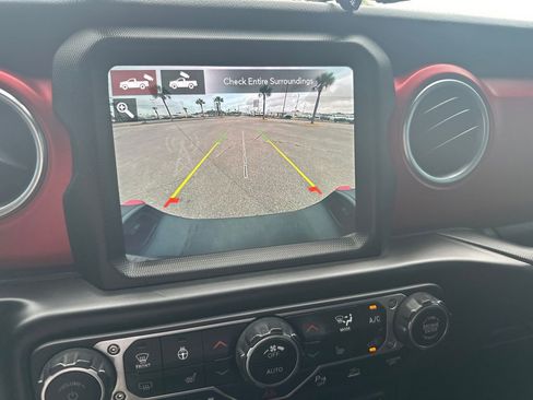 Used 2021 Jeep Gladiator Rubicon AWD/4WD image 24