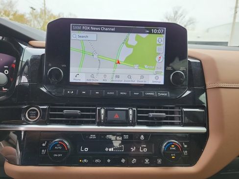 Used 2023 Nissan Pathfinder Platinum image 32