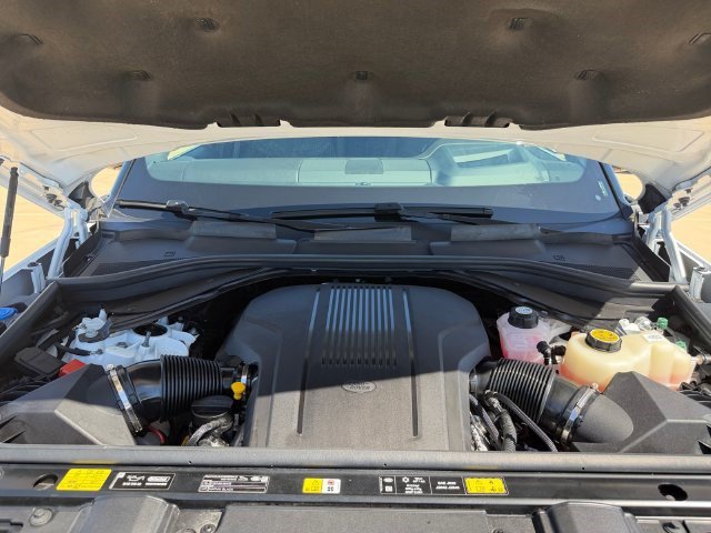 Certified 2025 Land Rover Range Rover SE AWD/4WD image 20