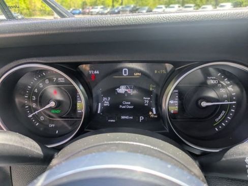 Used 2023 Jeep Wrangler Unlimited Sahara AWD/4WD image 23