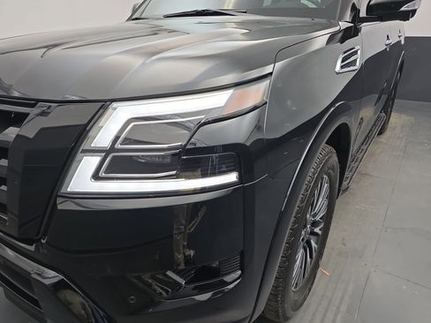 Used 2024 Nissan Armada SL w/ Midnight Edition Package image 11