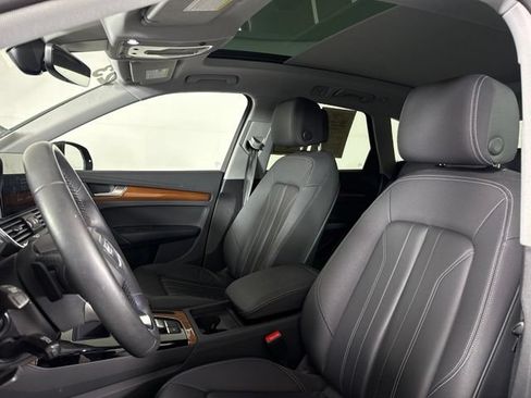 Used 2023 Audi Q5 2.0T Premium w/ Convenience Package AWD/4WD image 5