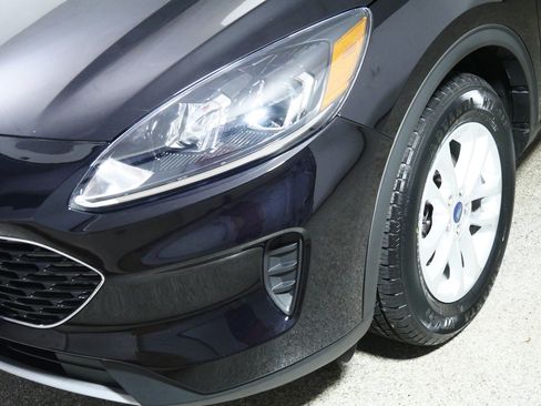 Used 2022 Ford Escape SE FWD image 16