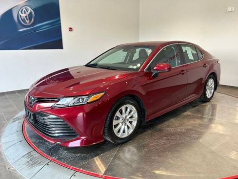 Certified 2020 Toyota Camry LE FWD image 3
