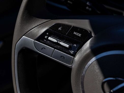 Used 2023 Hyundai Elantra SEL w/ Cargo Package image 22