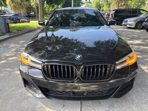 Used 2021 BMW 530i w/ M Sport Package RWD image 3