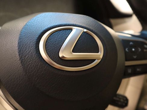 Used 2020 Lexus GX 460 Premium w/ Premium Package AWD/4WD image 39