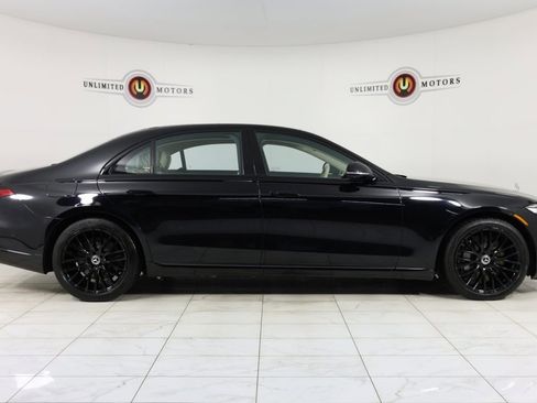 Used 2021 Mercedes-Benz S 580 4MATIC Sedan image 2