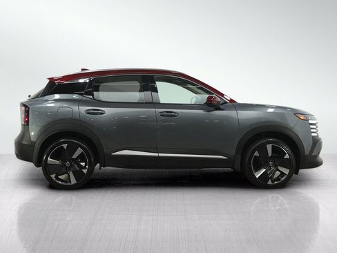 Used 2025 Nissan Kicks SR AWD/4WD image 7