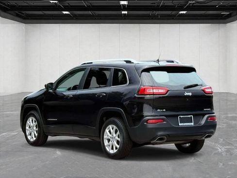 Used 2015 Jeep Cherokee Latitude w/ Cold Weather Group AWD/4WD image 3