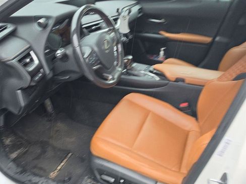 Used 2021 Lexus UX 200 w/ Premium Package FWD image 5