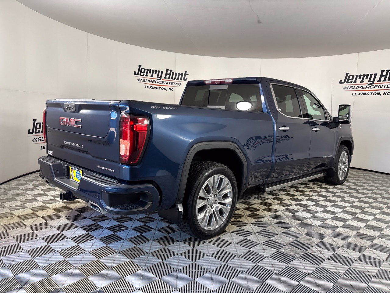 Used 2021 GMC Sierra 1500 Denali w/ Denali Ultimate Package AWD/4WD image 4