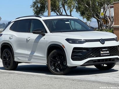 New 2025 Volkswagen Tiguan SE R-Line