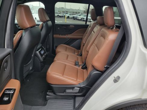 Certified 2023 Lincoln Aviator Reserve w/ Elements Package Plus image 41