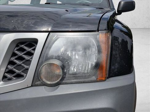 Used 2015 Nissan Xterra X AWD/4WD image 2