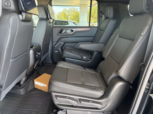 New 2026 GMC Yukon XL Denali w/ Denali Reserve Package AWD/4WD image 15