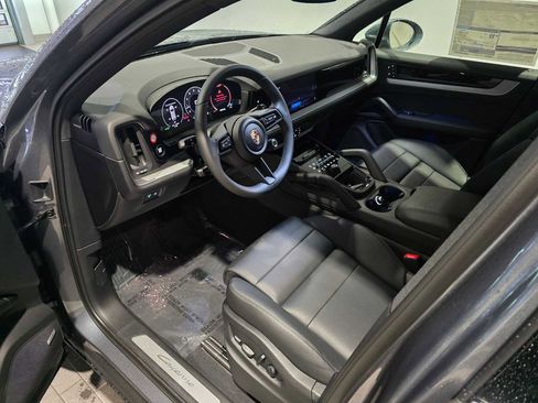 New 2026 Porsche Cayenne image 2