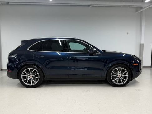 Certified 2026 Porsche Cayenne E-Hybrid AWD/4WD image 10