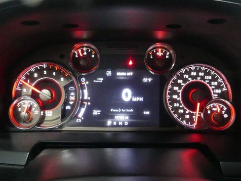 Used 2018 RAM 1500 Laramie Longhorn w/ Convenience Group image 31