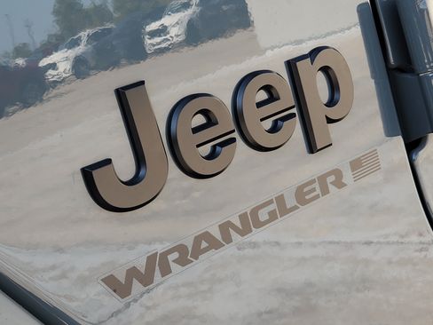 New 2026 Jeep Wrangler Unlimited Sahara AWD/4WD image 7