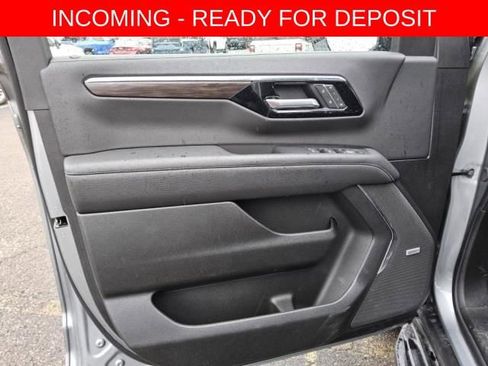 Used 2025 Chevrolet Suburban Premier w/ Sun And Tow Package AWD/4WD image 4