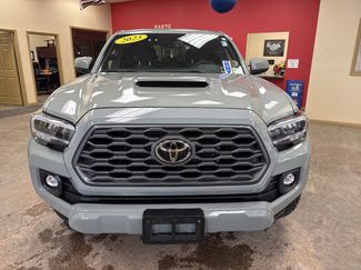 Used 2023 Toyota Tacoma TRD Sport w/ Black Out Package (TMS) video 2