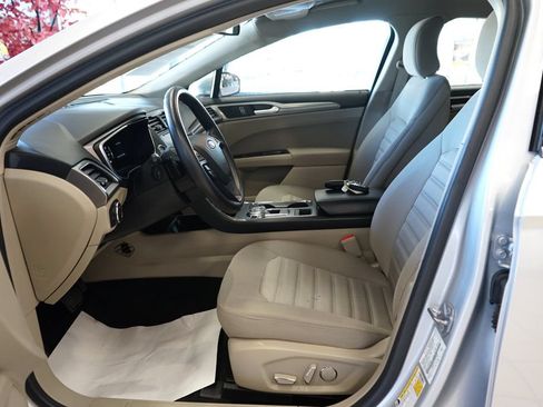 Used 2019 Ford Fusion SE AWD/4WD image 26