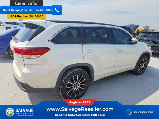 Used 2017 Toyota Highlander SE FWD image 4