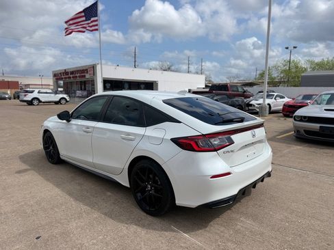 Used 2023 Honda Civic Sport image 4