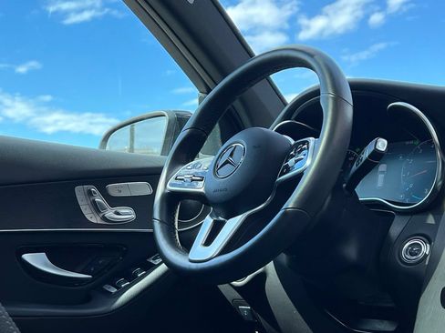 Used 2022 Mercedes-Benz GLC 300 4MATIC image 12