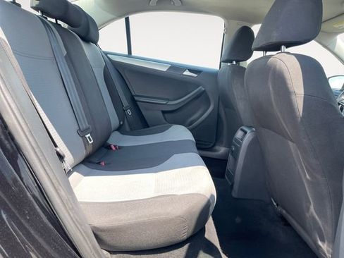 Used 2017 Volkswagen Jetta S image 28