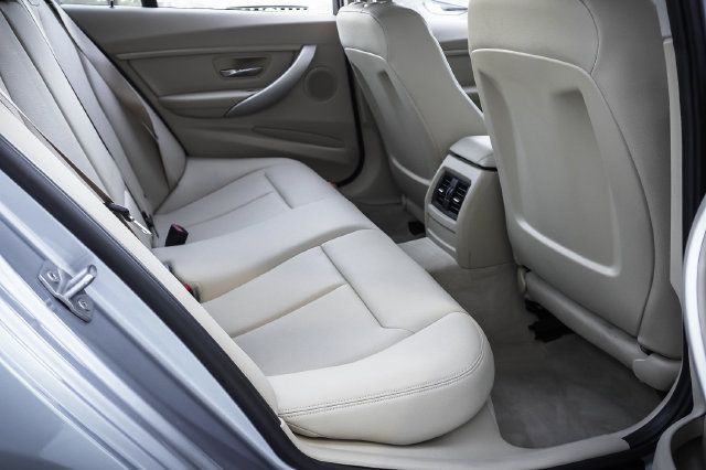 Used 2014 BMW 320i Sedan RWD image 21