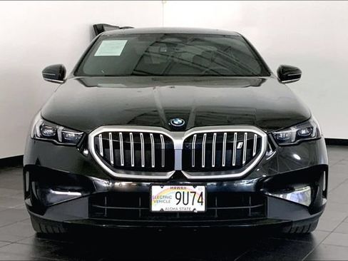 Used 2024 BMW i5 eDrive40i w/ M Sport Package RWD image 3