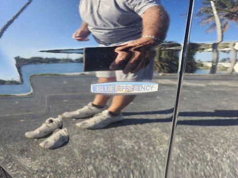 Used 2012 Mercedes-Benz C 250 Sport image 6