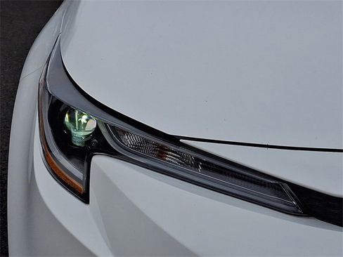 Used 2021 Toyota Corolla LE w/ Carpet Mat Package (TMS) image 10