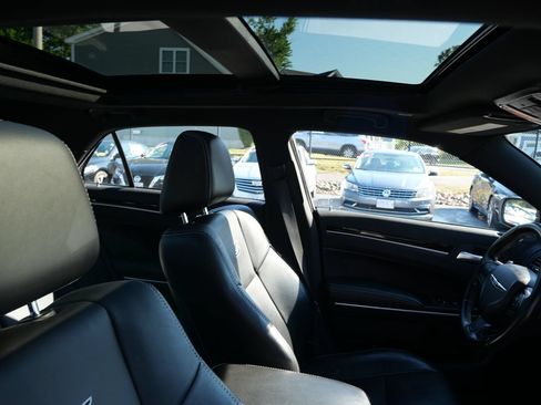 Used 2018 Chrysler 300 S w/ 300S Premium Group 2 AWD/4WD image 29
