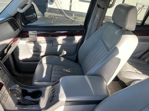 Used 2004 Lincoln Aviator AWD image 15