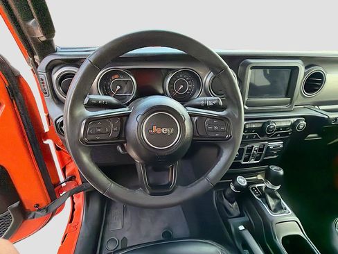 Used 2023 Jeep Gladiator Willys image 11