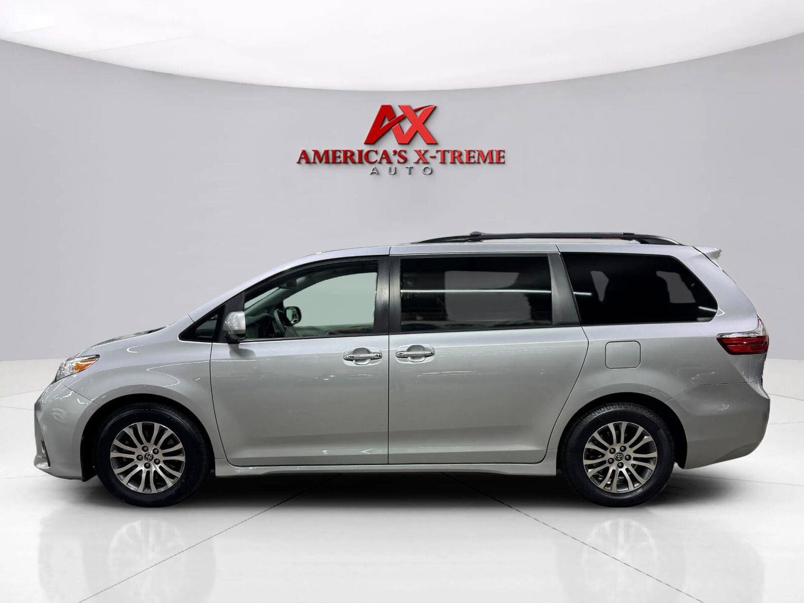 Used 2020 Toyota Sienna XLE Premium FWD image 4