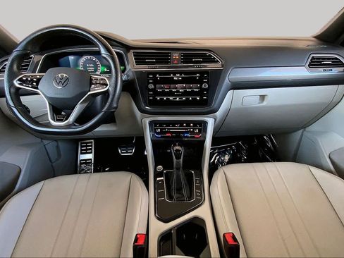 Used 2023 Volkswagen Tiguan SE R-Line FWD image 16