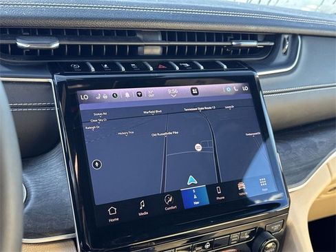 Used 2024 Jeep Grand Cherokee L Limited image 21