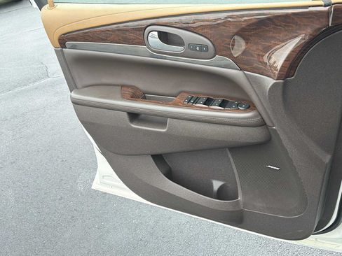 Used 2015 Buick Enclave Leather FWD image 13