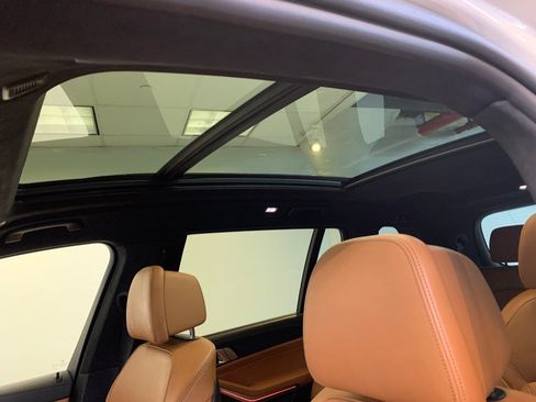 Used 2022 BMW X7 xDrive40i w/ M Sport Package AWD/4WD image 23