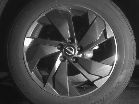 Used 2025 Nissan Rogue SV image 14