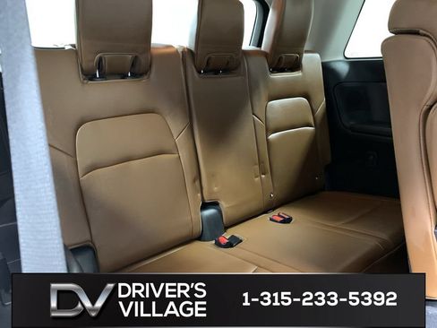 Used 2023 Nissan Pathfinder Platinum w/ Cargo Package AWD/4WD image 22