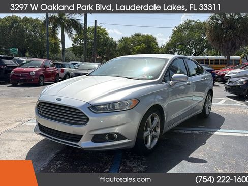Used 2015 Ford Fusion SE w/ Equipment Group 201A FWD image 5