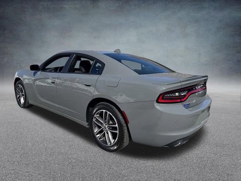 Used 2019 Dodge Charger SXT image 10