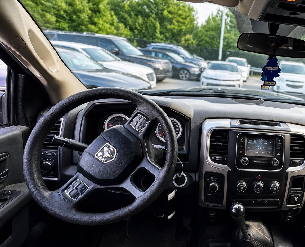 Used 2018 RAM 3500 SLT AWD/4WD image 14