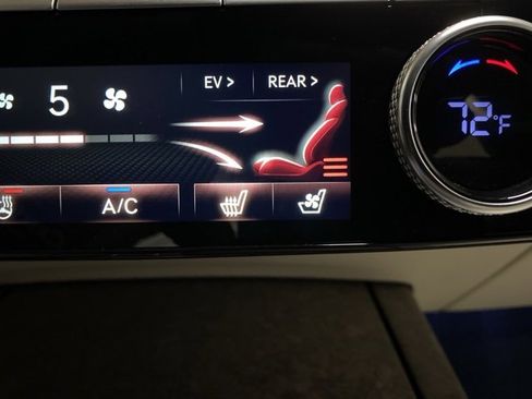 Used 2024 Genesis G80 image 55